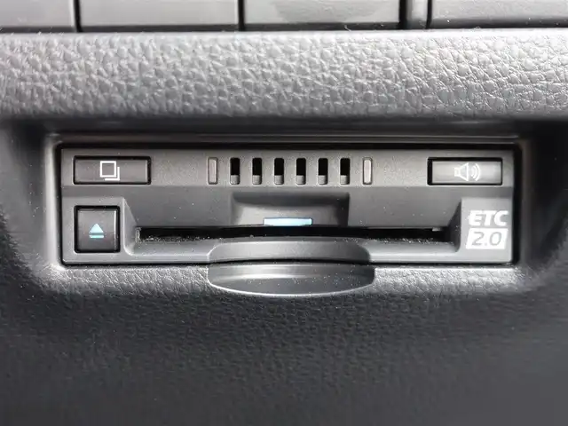 トヨタ ハリアー ハイブリッド Z 東京都 2020(令2)年 2.5万km プレシャスブラックパール メーカーオプション12.3インチナビ/(フルセグTV/Bluetooth/Miracast/AM/FM)/JBLサウンド/アラウンドビューモニター/ヘッドアップディスプレイ/トヨタセーフティセンス/レーンキープコントロール/ブラインドスポットモニター/パーキングサポートブレーキ/ロードサインアシスト/コーナーセンサー/リヤクロストラフィックアラート/パワーバックドア/D席パワーシート/前席シートヒーター/オートマチックハイビーム/ビルトインETC2.0/前後ドライブレコーダー