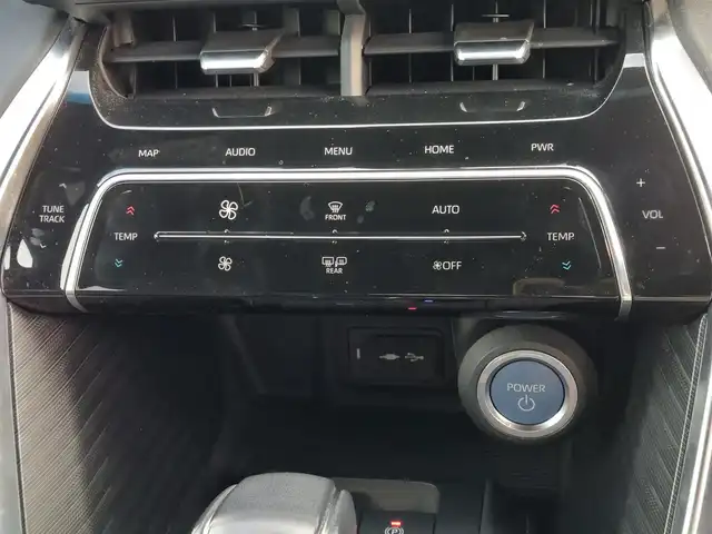 トヨタ ハリアー ハイブリッド Z 東京都 2020(令2)年 2.5万km プレシャスブラックパール メーカーオプション12.3インチナビ/(フルセグTV/Bluetooth/Miracast/AM/FM)/JBLサウンド/アラウンドビューモニター/ヘッドアップディスプレイ/トヨタセーフティセンス/レーンキープコントロール/ブラインドスポットモニター/パーキングサポートブレーキ/ロードサインアシスト/コーナーセンサー/リヤクロストラフィックアラート/パワーバックドア/D席パワーシート/前席シートヒーター/オートマチックハイビーム/ビルトインETC2.0/前後ドライブレコーダー