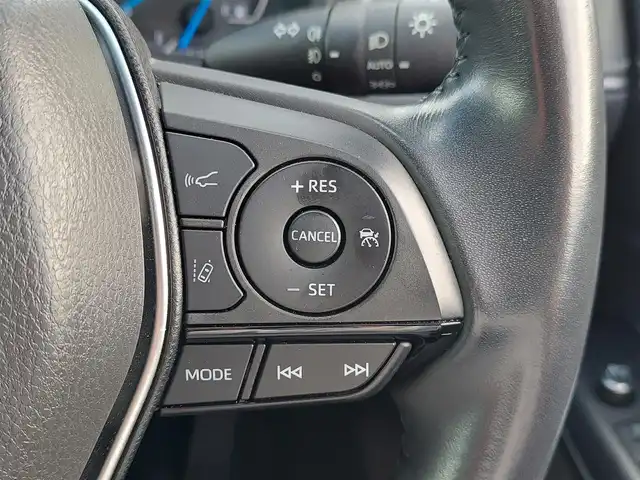 トヨタ ハリアー ハイブリッド Z 東京都 2020(令2)年 2.5万km プレシャスブラックパール メーカーオプション12.3インチナビ/(フルセグTV/Bluetooth/Miracast/AM/FM)/JBLサウンド/アラウンドビューモニター/ヘッドアップディスプレイ/トヨタセーフティセンス/レーンキープコントロール/ブラインドスポットモニター/パーキングサポートブレーキ/ロードサインアシスト/コーナーセンサー/リヤクロストラフィックアラート/パワーバックドア/D席パワーシート/前席シートヒーター/オートマチックハイビーム/ビルトインETC2.0/前後ドライブレコーダー