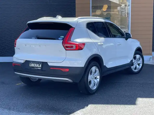 ボルボ ＸＣ４０ T4 モメンタム 栃木県 2019(令1)年 2.9万km 白 インテリセーフ/ナビ/フルセグTV/全方位カメラ/ETC/D席パワーシート/ハーフレザー/ACC/レーンキープアシスト/ブラインドスポット/クロストラフィックアラート/クリアランスソナー/Applecarplay/androidAuto/LEDヘッドライト/オートハイビーム