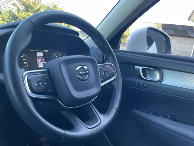 ボルボ ＸＣ４０ T4 モメンタム 栃木県 2019(令1)年 2.9万km 白 インテリセーフ/ナビ/フルセグTV/全方位カメラ/ETC/D席パワーシート/ハーフレザー/ACC/レーンキープアシスト/ブラインドスポット/クロストラフィックアラート/クリアランスソナー/Applecarplay/androidAuto/LEDヘッドライト/オートハイビーム