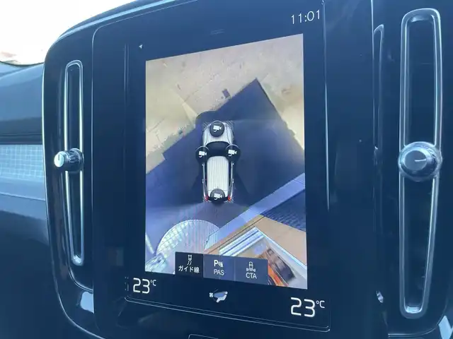 ボルボ ＸＣ４０ T4 モメンタム 栃木県 2019(令1)年 2.9万km 白 インテリセーフ/ナビ/フルセグTV/全方位カメラ/ETC/D席パワーシート/ハーフレザー/ACC/レーンキープアシスト/ブラインドスポット/クロストラフィックアラート/クリアランスソナー/Applecarplay/androidAuto/LEDヘッドライト/オートハイビーム