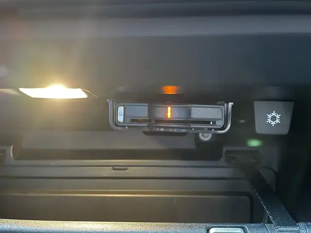 ボルボ ＸＣ４０ T4 モメンタム 栃木県 2019(令1)年 2.9万km 白 インテリセーフ/ナビ/フルセグTV/全方位カメラ/ETC/D席パワーシート/ハーフレザー/ACC/レーンキープアシスト/ブラインドスポット/クロストラフィックアラート/クリアランスソナー/Applecarplay/androidAuto/LEDヘッドライト/オートハイビーム