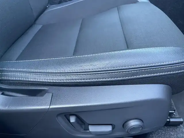 ボルボ ＸＣ４０ T4 モメンタム 栃木県 2019(令1)年 2.9万km 白 インテリセーフ/ナビ/フルセグTV/全方位カメラ/ETC/D席パワーシート/ハーフレザー/ACC/レーンキープアシスト/ブラインドスポット/クロストラフィックアラート/クリアランスソナー/Applecarplay/androidAuto/LEDヘッドライト/オートハイビーム