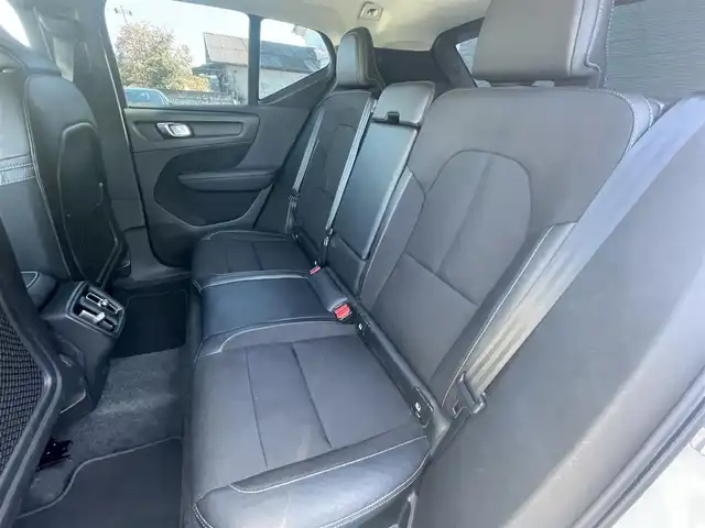 ボルボ ＸＣ４０ T4 モメンタム 栃木県 2019(令1)年 2.9万km 白 インテリセーフ/ナビ/フルセグTV/全方位カメラ/ETC/D席パワーシート/ハーフレザー/ACC/レーンキープアシスト/ブラインドスポット/クロストラフィックアラート/クリアランスソナー/Applecarplay/androidAuto/LEDヘッドライト/オートハイビーム