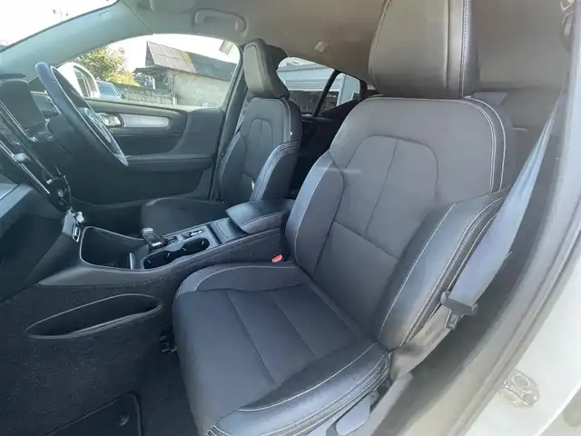 ボルボ ＸＣ４０ T4 モメンタム 栃木県 2019(令1)年 2.9万km 白 インテリセーフ/ナビ/フルセグTV/全方位カメラ/ETC/D席パワーシート/ハーフレザー/ACC/レーンキープアシスト/ブラインドスポット/クロストラフィックアラート/クリアランスソナー/Applecarplay/androidAuto/LEDヘッドライト/オートハイビーム