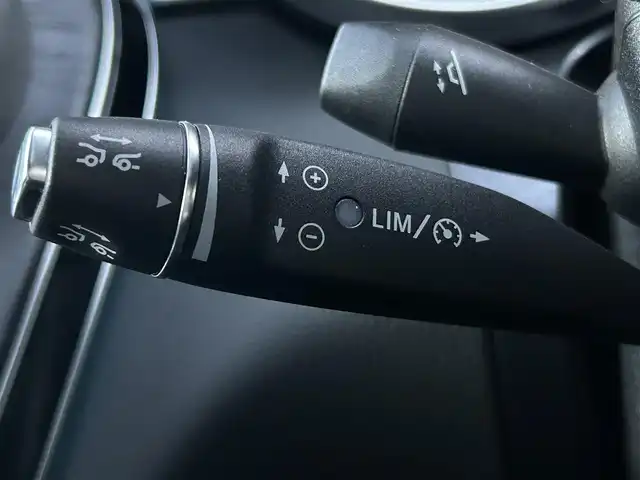 メルセデス・ベンツ Ｃ２００ アバンギャルド AMGライン 宮崎県 2016(平28)年 1.7万km ダイヤモンドホワイト 純正ナビ/・フルセグTV・CD・DVD・BT・USB/バックカメラ/レザーシート/レーダークルーズコントロール/BASプラス/PRE-SAFE/アクティブレーンキープアシスト/アクティブブラインドスポットアシスト/リアＣＰＡ/ディストロニック・プラス/パワーシート/シートヒーター/LEDヘッドライト/オートライト/アンビエントライト/純正フロアマット/純正18インチAMGアルミホイール/ETC2.0