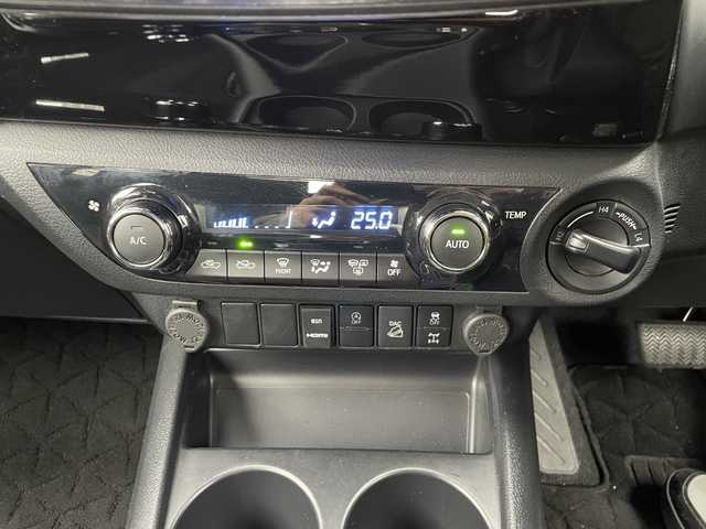 トヨタ ハイラックス Z 福島県 2021(令3)年 3.9万km スーパーホワイトⅡ 衝突被害軽減ブレーキ/レーンキープアシスト/レーダークルーズコントロール/リヤデフロック/LEDヘッドライト/オートライト/純正アルミホイール/純正フロアマット/アルパインナビ（CD・DVD・BT・TV）/バックカメラ/ハードトノカバー