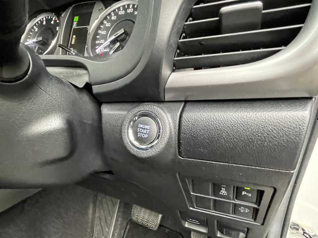 トヨタ ハイラックス Z 福島県 2021(令3)年 3.9万km スーパーホワイトⅡ 衝突被害軽減ブレーキ/レーンキープアシスト/レーダークルーズコントロール/リヤデフロック/LEDヘッドライト/オートライト/純正アルミホイール/純正フロアマット/アルパインナビ（CD・DVD・BT・TV）/バックカメラ/ハードトノカバー