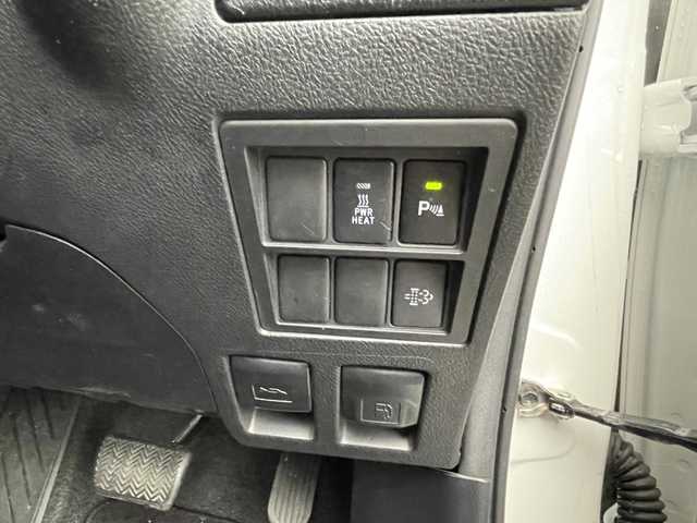 トヨタ ハイラックス Z 福島県 2021(令3)年 3.9万km スーパーホワイトⅡ 衝突被害軽減ブレーキ/レーンキープアシスト/レーダークルーズコントロール/リヤデフロック/LEDヘッドライト/オートライト/純正アルミホイール/純正フロアマット/アルパインナビ（CD・DVD・BT・TV）/バックカメラ/ハードトノカバー