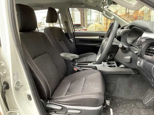 トヨタ ハイラックス Z 福島県 2021(令3)年 3.9万km スーパーホワイトⅡ 衝突被害軽減ブレーキ/レーンキープアシスト/レーダークルーズコントロール/リヤデフロック/LEDヘッドライト/オートライト/純正アルミホイール/純正フロアマット/アルパインナビ（CD・DVD・BT・TV）/バックカメラ/ハードトノカバー