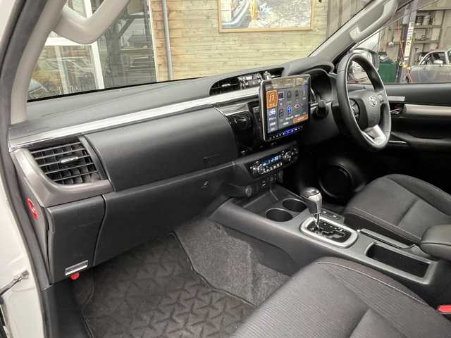 トヨタ ハイラックス Z 福島県 2021(令3)年 3.9万km スーパーホワイトⅡ 衝突被害軽減ブレーキ/レーンキープアシスト/レーダークルーズコントロール/リヤデフロック/LEDヘッドライト/オートライト/純正アルミホイール/純正フロアマット/アルパインナビ（CD・DVD・BT・TV）/バックカメラ/ハードトノカバー