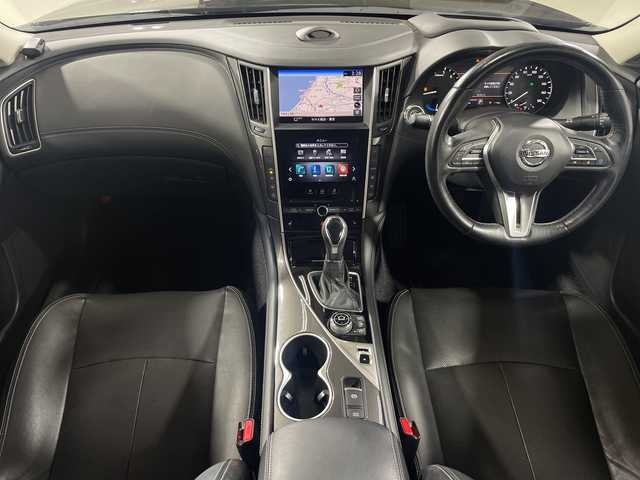 日産 スカイライン ハイブリッド GT タイプP 神奈川県 2020(令2)年 6.7万km スーパーブラック 純正HDDツインディスプレイナビ(8インチワイド＆7インチワイド）/プロパイロット2.0/アラウンドビューモニター/LEDヘッドライト/シートヒーター/ETC2.0/ドライブレコーダー/スマートキー/追従式クルーズコントロール/純正18インチAW/スマートキー/衝突被害軽減システム/車線逸脱警報/レザーシート/横滑り防止装置/ヘッドアップディスプレイ/アイドリングストップ/オートライト/ウィンカーミラー/電動格納ミラー/プッシュスタート/フロアマット/取扱説明書/保証書