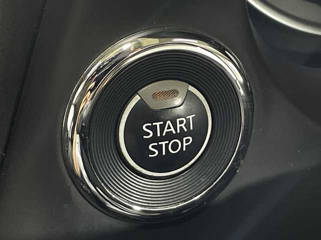 日産 スカイライン ハイブリッド GT タイプP 神奈川県 2020(令2)年 6.7万km スーパーブラック 純正HDDツインディスプレイナビ(8インチワイド＆7インチワイド）/プロパイロット2.0/アラウンドビューモニター/LEDヘッドライト/シートヒーター/ETC2.0/ドライブレコーダー/スマートキー/追従式クルーズコントロール/純正18インチAW/スマートキー/衝突被害軽減システム/車線逸脱警報/レザーシート/横滑り防止装置/ヘッドアップディスプレイ/アイドリングストップ/オートライト/ウィンカーミラー/電動格納ミラー/プッシュスタート/フロアマット/取扱説明書/保証書