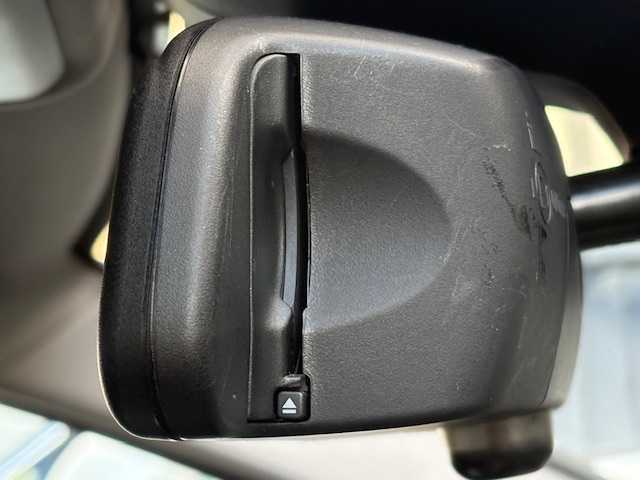 ＢＭＷ ５２３ｉ イノベーター 愛知県 2014(平26)年 10.6万km サファイアブラックP /禁煙車//純正ナビ//地デジTV//AM・FM・CD・DVD・Bluetooth//バックカメラ//ETC//ドライブレコーダー//プッシュスタート//クルーズコントロール//コーナーセンサー//クリアランスソナー//ブレーキアシスト//パワーシート//ヒートシーター//盗難防止システム//ステアリングチルト機構//本革巻きステア//横滑り防止システム//オートマチックホールド//保証書//取扱説明書//記録簿