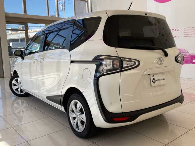 トヨタ シエンタ G セーフティエディション 埼玉県 2020(令2)年 1.1万km ホワイトパールクリスタルシャイン トヨタセーフティセンス/ディスプレイオーディオ/　　CD/DVD/BT/USB/全方位カメラ/両側パワースライドドア/シートヒーター/ステアリングヒーター/コーナーセンサー/スマートキー