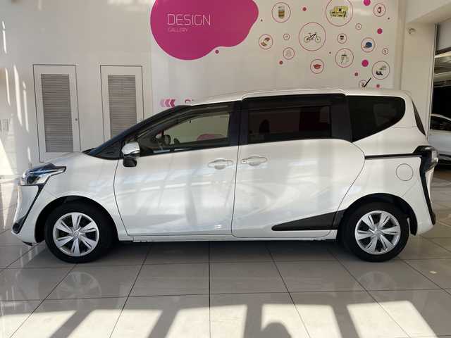 トヨタ シエンタ G セーフティエディション 埼玉県 2020(令2)年 1.1万km ホワイトパールクリスタルシャイン トヨタセーフティセンス/ディスプレイオーディオ/　　CD/DVD/BT/USB/全方位カメラ/両側パワースライドドア/シートヒーター/ステアリングヒーター/コーナーセンサー/スマートキー