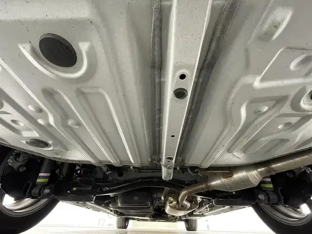 トヨタ ヴォクシー ハイブリッド S－Z 福島県 2024(令6)年 2.7万km ホワイトパールクリスタルシャイン セーフティセンス　/・プリクラッシュセーフティ　/・レーンディパーチャーアラート　/・レーントレーシングアシスト/・アダプティブハイビームシステム/・レーダークルーズコントロール　/・ロードサインアシスト/・ドライバー異常時対応システム/・プロアクティブドライビングアシスト/純正ナビゲーション/・Bluetooth/TV/CD/DVD/USB AM・FM/HDMI/applecarplay/androidauto/・バックカメラ/・ETC/ドライブレコーダー/両側パワースライドドア/革巻きステアリング/・ステアリングスイッチ/ハーフレザーシート/・シートヒーター/純正フロアマット/プッシュスタート/・スマートキー/ドアバイザー/電装格納ウィンカーミラー/電子パーキング/・オートホールド