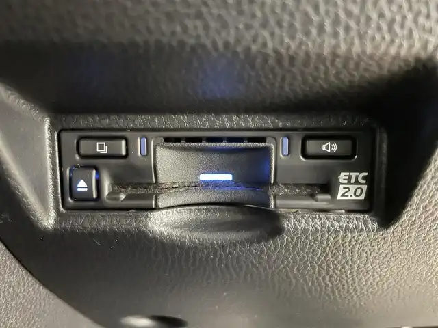 トヨタ ヴォクシー ハイブリッド S－Z 福島県 2024(令6)年 2.7万km ホワイトパールクリスタルシャイン セーフティセンス　/・プリクラッシュセーフティ　/・レーンディパーチャーアラート　/・レーントレーシングアシスト/・アダプティブハイビームシステム/・レーダークルーズコントロール　/・ロードサインアシスト/・ドライバー異常時対応システム/・プロアクティブドライビングアシスト/純正ナビゲーション/・Bluetooth/TV/CD/DVD/USB AM・FM/HDMI/applecarplay/androidauto/・バックカメラ/・ETC/ドライブレコーダー/両側パワースライドドア/革巻きステアリング/・ステアリングスイッチ/ハーフレザーシート/・シートヒーター/純正フロアマット/プッシュスタート/・スマートキー/ドアバイザー/電装格納ウィンカーミラー/電子パーキング/・オートホールド