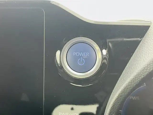 トヨタ ヴォクシー ハイブリッド S－Z 福島県 2024(令6)年 2.7万km ホワイトパールクリスタルシャイン セーフティセンス　/・プリクラッシュセーフティ　/・レーンディパーチャーアラート　/・レーントレーシングアシスト/・アダプティブハイビームシステム/・レーダークルーズコントロール　/・ロードサインアシスト/・ドライバー異常時対応システム/・プロアクティブドライビングアシスト/純正ナビゲーション/・Bluetooth/TV/CD/DVD/USB AM・FM/HDMI/applecarplay/androidauto/・バックカメラ/・ETC/ドライブレコーダー/両側パワースライドドア/革巻きステアリング/・ステアリングスイッチ/ハーフレザーシート/・シートヒーター/純正フロアマット/プッシュスタート/・スマートキー/ドアバイザー/電装格納ウィンカーミラー/電子パーキング/・オートホールド