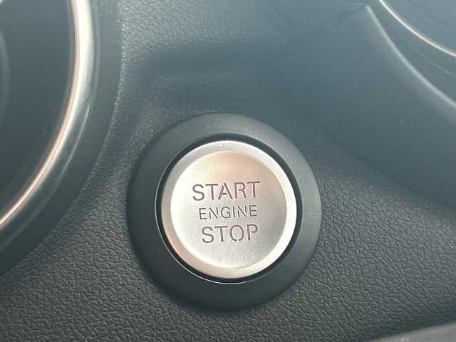 アウディ Ａ１ SB 1．0TFSI 高知県 2017(平29)年 5万km ミサノレッドパールエフェクト 登録時走行距離　50015km/純正ナビ(Audi multimedia)/【CD/DVD/フルセグTV】/ETC/オートライト/純正HIDライト/ヘッドライトレベライザー/スマートキー/プッシュスタート/アイドリングストップ/純正アルミホイール 15インチ/純正フロアマット/スペアキー×1【スマートキー】/新車時整備手帳（保証書）/取扱説明書/記録簿有(R4/2、R6/2)