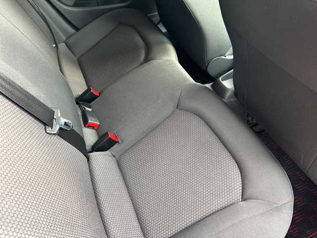 アウディ Ａ１ SB 1．0TFSI 高知県 2017(平29)年 5万km ミサノレッドパールエフェクト 登録時走行距離　50015km/純正ナビ(Audi multimedia)/【CD/DVD/フルセグTV】/ETC/オートライト/純正HIDライト/ヘッドライトレベライザー/スマートキー/プッシュスタート/アイドリングストップ/純正アルミホイール 15インチ/純正フロアマット/スペアキー×1【スマートキー】/新車時整備手帳（保証書）/取扱説明書/記録簿有(R4/2、R6/2)