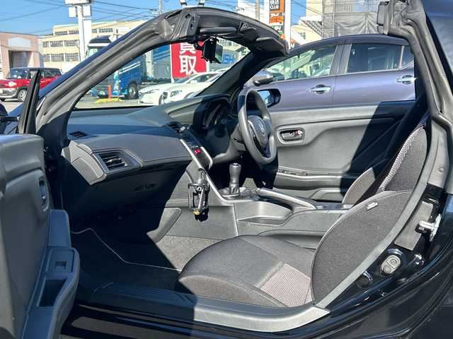 ホンダ Ｓ６６０ β 長野県 2021(令3)年 5.9万km ナイトホークブラックパール ・ロールトップ/・デジタルインナーミラー/・前後ドラレコ/・純正15インチAW/・純正フロアマット/・AUX/USB/AM/FM/・ETC/・ターボ/・社外マフラー/・スペアキー/・オートライト