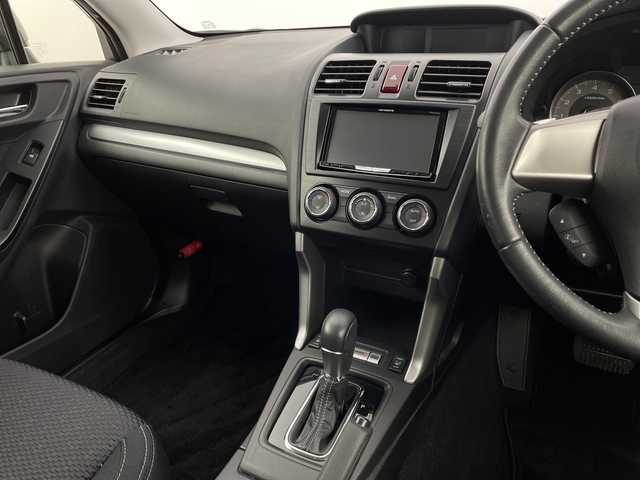 スバル フォレスター 2．0i－L アイサイト 新潟県 2013(平25)年 2.8万km クリスタルブラックシリカ 4WD/アイサイト/社外ナビ/　CD/DVD/Bluetooth/フルセグTV/レーダークルーズコントロール/キセノンヘッドライト/パワーシート/シートヒーター/純正17インチアルミホイール/ルーフレール/パドルシフト/前後ドラレコ/電格ミラー/ウィンカーミラー/スマートキー/ETC