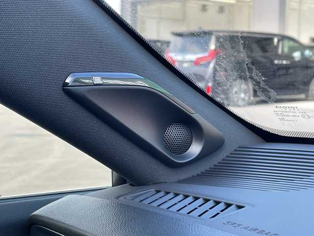 トヨタ ハリアー Z 愛知県 2020(令2)年 3.6万km ホワイトパールクリスタルシャイン プレミアムサウンドJBL/純正12.4型ディズプレイオーディオナビ/全方位カメラ/レーダークルーズコントロール/バックカメラ/電動リアゲート/パワーシート/ヘッドアップディスプレイ/コーナーセンサー/純正アルミホイール/ブラインドスポットモニター/ETC2.0/LEDヘッドライト/インテリジェントミラー/オートマチックハイビーム/ドライブレコーダー/衝突軽減システム/フルセグ/Bluetooth/ステアリングスイッチ/スマートキー/プッシュスタート