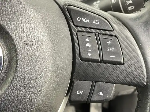 マツダ ＣＸ－５ XD プロアクティブ 千葉県 2015(平27)年 5.5万km ソニックシルバーM セーフティクルーズパッケージ/・スマート・ブレーキ・サポート/・レーダークルーズコントロール/・スマートシティブレーキサポート(後退時)/・ＡＴ誤発進抑制制御(後退時)/・リアパーキングセンサー/・フロントフォグランプ/・ドライバーアテンションアラート/ブラインドスポットモニター/車線逸脱アラート/純正7インチディスプレイナビ/・フルセグTV/・バックカメラ/・CD/DVD/純正LEDヘッドライト/フォグランプ/バイザー裏 ビルトインETC/スマートキー