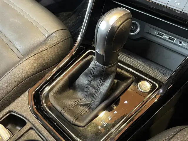 フォルクスワーゲン ゴルフ トゥーラン TDI プレミアム 愛知県 2020(令2)年 2.6万km オリックスホワイトパールエフェクト 黒革/全席シートヒーター/純正ナビ/ACC/レーンキープ/ブラインドスポット/ハンズフリ/パワーバックドア/パーキングアシスト/パワーシート/フルセグTV/LEDヘッドライト/純正17インチAW/ETC2.0/パドルシフト