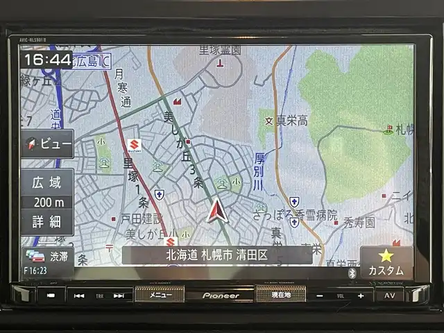 スズキ ジムニー シエラ JC 道央・札幌 2020(令2)年 4.1万km ピュアホワイトパール ・ワンオーナー/・４WD/・リフトアップ/・純正8インチナビ/　CD/DVD/SD/BT/フルセグ/・バックカメラ/・ビルトインETC/・アイドリングストップ/・衝突軽減ブレーキ/・クルーズコントロール/・レーンキープアシスト/・前席シートヒーター/・シートカバー/・LEDヘッドライト/・フォグライト/・オートライト/・プッシュスタート/・スマートキー/・純正AW