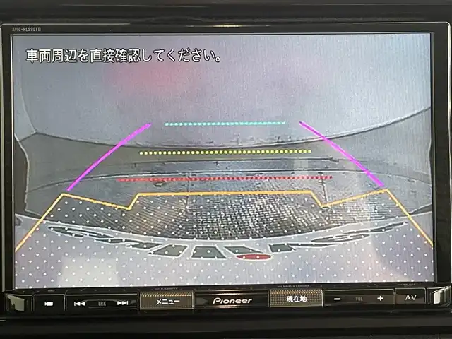 スズキ ジムニー シエラ JC 道央・札幌 2020(令2)年 4.1万km ピュアホワイトパール ・ワンオーナー/・４WD/・リフトアップ/・純正8インチナビ/　CD/DVD/SD/BT/フルセグ/・バックカメラ/・ビルトインETC/・アイドリングストップ/・衝突軽減ブレーキ/・クルーズコントロール/・レーンキープアシスト/・前席シートヒーター/・シートカバー/・LEDヘッドライト/・フォグライト/・オートライト/・プッシュスタート/・スマートキー/・純正AW