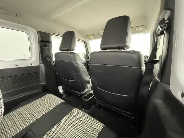 スズキ ジムニー シエラ JC 道央・札幌 2020(令2)年 4.1万km ピュアホワイトパール ・ワンオーナー/・４WD/・リフトアップ/・純正8インチナビ/　CD/DVD/SD/BT/フルセグ/・バックカメラ/・ビルトインETC/・アイドリングストップ/・衝突軽減ブレーキ/・クルーズコントロール/・レーンキープアシスト/・前席シートヒーター/・シートカバー/・LEDヘッドライト/・フォグライト/・オートライト/・プッシュスタート/・スマートキー/・純正AW