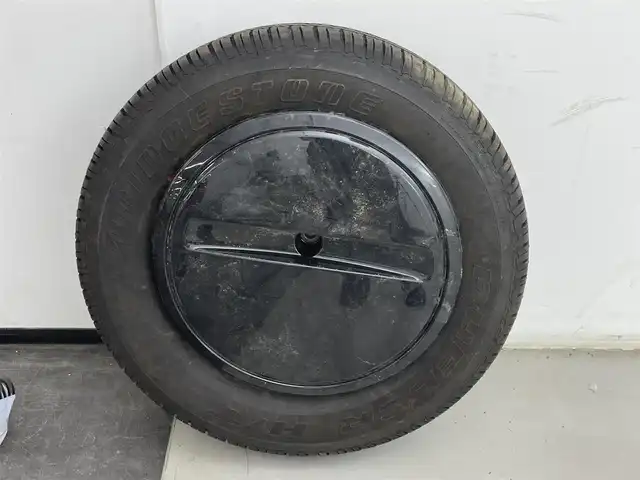 スズキ ジムニー シエラ JC 道央・札幌 2020(令2)年 4.1万km ピュアホワイトパール ・ワンオーナー/・４WD/・リフトアップ/・純正8インチナビ/　CD/DVD/SD/BT/フルセグ/・バックカメラ/・ビルトインETC/・アイドリングストップ/・衝突軽減ブレーキ/・クルーズコントロール/・レーンキープアシスト/・前席シートヒーター/・シートカバー/・LEDヘッドライト/・フォグライト/・オートライト/・プッシュスタート/・スマートキー/・純正AW