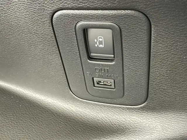 日産 セレナ e－パワー ハイウェイスター V 千葉県 2019(平31)年 4.6万km ブリリアントホワイトパール 禁煙車/純正９型ナビ【MM518D-L】/AM＆FM＆Bluetooth＆フルセグTV＆CD＆DVD/純正後席モニター　/両側電動スライドドア　/プロパイロット　/エマージェンシーブレーキ　/インテリジェントパークアシスト/デジタルインナーミラー　/ＬＥＤヘッドライト　/フォグランプ　/アラウンドビューモニター　/ＥＴＣ/ステアリングスイッチ/前後コーナーセンサー/アイドリングストップ/ウィンカーミラー/ドアバイザー/プッシュスタート/フロアマット