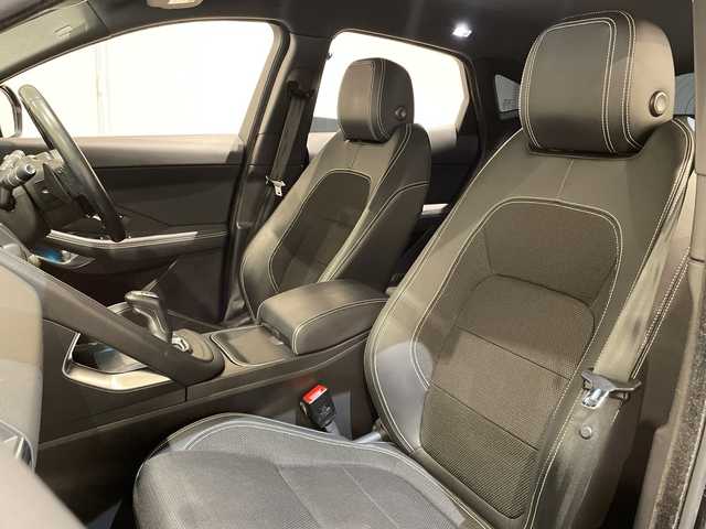 ジャガー Ｅペース R ダイナミックS 180PS 新潟県 2019(平31)年 4.7万km 黒 オプション/ダイナミックハンドリングパック/・ブレーキキャリパー（レッド）/・350mmフロントブレーキ/ドライブプロパック/・ブラインドスポットアシスト/・アダプティブクルーズコントロール（キューアシスト付）/・ハイスピードエマージェンシーブレーキ/パークプロパック/・パークアシスト/・360°パーキングエイド/・リアトラフィックモニター/地上波デジタルTV/フロントヒーター/標準装備/R-Dynamicボディキット/10インチTouch Pro/・AM/FMラジオ/・Bluetooth接続/LEDヘッドライト（シグネチャー付）/18インチ9スポークスタイル9008/ドライブレコーダー/ETC