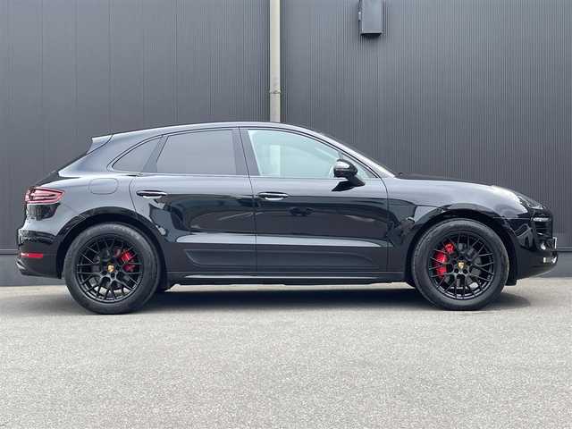 ポルシェ マカン GTS 香川県 2017(平29)年 5.7万km 黒 スポーツクロノ/スポーツエキゾースト/パノラマサンルーフ/ハーフレザー/レッドステッチ/純正ナビ、地デジ/全方位カメラ/前席パワーシート/前席シートヒーター/クルコン/電動Rゲート/HIDライト/スマートキー/前後コーナーセンサー/レーンアシスト/純正20インチアルミ