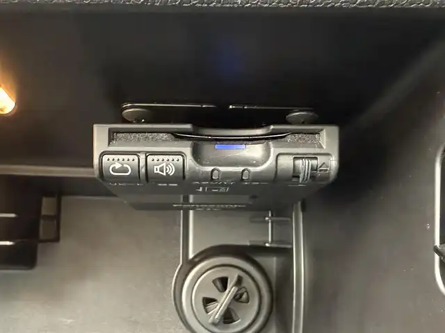 ＭＩＮＩ ミニ クロスオーバー クーパー D 愛知県 2015(平27)年 7.1万km ジャングルグリーン /正規ディーラー車//禁煙車//ジャングルグリーン//ミントパッケージ//バイキセノンオートヘッドライト//LEDフォグランプ//レインセンサー//ヒ―テッドウィンドスクリーン//BFグッドリッチオフロードタイヤ//ALL-TERRAIN T/A KO2//社外16インチアルミホイール//リフトアップ//社外オーバーフェンダー//社外ミラーカバー//カロッツェリアナビ//フルセグ/Bluetooth/SD/CD/DVD/MSV/AUX//バックカメラ//ETC//前後ドライブレコーダー//社外ツイータースピーカー//社外ウーファー//MTモード付きAT//DSC//ルーフレール//グリーンインテリアパネル//革巻きステアリング//チルト＆テレスコピックステアリング//プッシュスタートボタン//スペアキー//フロアマット//シートリフター//電動格納ミラー//保証書//取扱説明書//ナビ取扱説明書//点検整備記録簿H28.29.R4.6