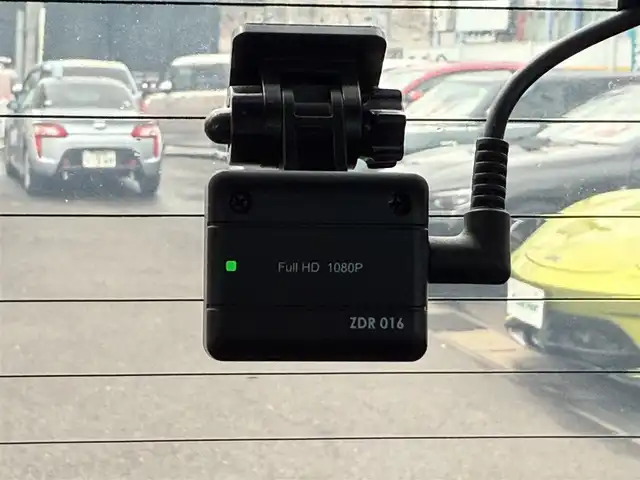 ＭＩＮＩ ミニ クロスオーバー クーパー D 愛知県 2015(平27)年 7.1万km ジャングルグリーン /正規ディーラー車//禁煙車//ジャングルグリーン//ミントパッケージ//バイキセノンオートヘッドライト//LEDフォグランプ//レインセンサー//ヒ―テッドウィンドスクリーン//BFグッドリッチオフロードタイヤ//ALL-TERRAIN T/A KO2//社外16インチアルミホイール//リフトアップ//社外オーバーフェンダー//社外ミラーカバー//カロッツェリアナビ//フルセグ/Bluetooth/SD/CD/DVD/MSV/AUX//バックカメラ//ETC//前後ドライブレコーダー//社外ツイータースピーカー//社外ウーファー//MTモード付きAT//DSC//ルーフレール//グリーンインテリアパネル//革巻きステアリング//チルト＆テレスコピックステアリング//プッシュスタートボタン//スペアキー//フロアマット//シートリフター//電動格納ミラー//保証書//取扱説明書//ナビ取扱説明書//点検整備記録簿H28.29.R4.6