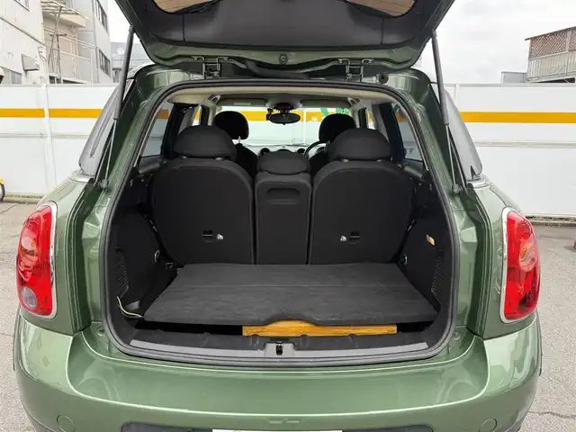 ＭＩＮＩ ミニ クロスオーバー クーパー D 愛知県 2015(平27)年 7.1万km ジャングルグリーン /正規ディーラー車//禁煙車//ジャングルグリーン//ミントパッケージ//バイキセノンオートヘッドライト//LEDフォグランプ//レインセンサー//ヒ―テッドウィンドスクリーン//BFグッドリッチオフロードタイヤ//ALL-TERRAIN T/A KO2//社外16インチアルミホイール//リフトアップ//社外オーバーフェンダー//社外ミラーカバー//カロッツェリアナビ//フルセグ/Bluetooth/SD/CD/DVD/MSV/AUX//バックカメラ//ETC//前後ドライブレコーダー//社外ツイータースピーカー//社外ウーファー//MTモード付きAT//DSC//ルーフレール//グリーンインテリアパネル//革巻きステアリング//チルト＆テレスコピックステアリング//プッシュスタートボタン//スペアキー//フロアマット//シートリフター//電動格納ミラー//保証書//取扱説明書//ナビ取扱説明書//点検整備記録簿H28.29.R4.6