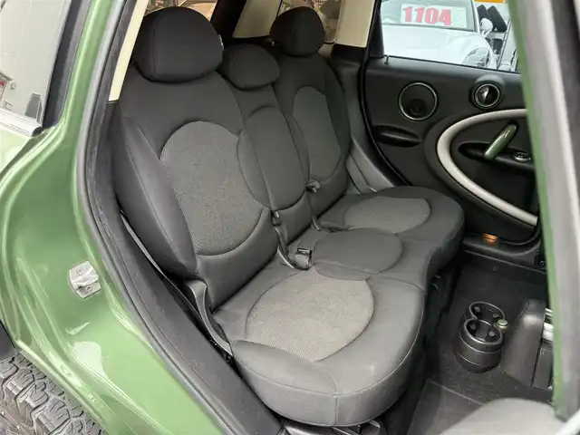 ＭＩＮＩ ミニ クロスオーバー クーパー D 愛知県 2015(平27)年 7.1万km ジャングルグリーン /正規ディーラー車//禁煙車//ジャングルグリーン//ミントパッケージ//バイキセノンオートヘッドライト//LEDフォグランプ//レインセンサー//ヒ―テッドウィンドスクリーン//BFグッドリッチオフロードタイヤ//ALL-TERRAIN T/A KO2//社外16インチアルミホイール//リフトアップ//社外オーバーフェンダー//社外ミラーカバー//カロッツェリアナビ//フルセグ/Bluetooth/SD/CD/DVD/MSV/AUX//バックカメラ//ETC//前後ドライブレコーダー//社外ツイータースピーカー//社外ウーファー//MTモード付きAT//DSC//ルーフレール//グリーンインテリアパネル//革巻きステアリング//チルト＆テレスコピックステアリング//プッシュスタートボタン//スペアキー//フロアマット//シートリフター//電動格納ミラー//保証書//取扱説明書//ナビ取扱説明書//点検整備記録簿H28.29.R4.6