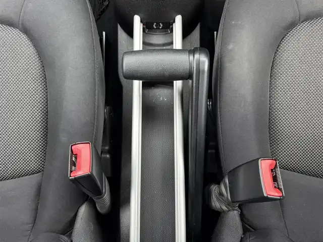 ＭＩＮＩ ミニ クロスオーバー クーパー D 愛知県 2015(平27)年 7.1万km ジャングルグリーン /正規ディーラー車//禁煙車//ジャングルグリーン//ミントパッケージ//バイキセノンオートヘッドライト//LEDフォグランプ//レインセンサー//ヒ―テッドウィンドスクリーン//BFグッドリッチオフロードタイヤ//ALL-TERRAIN T/A KO2//社外16インチアルミホイール//リフトアップ//社外オーバーフェンダー//社外ミラーカバー//カロッツェリアナビ//フルセグ/Bluetooth/SD/CD/DVD/MSV/AUX//バックカメラ//ETC//前後ドライブレコーダー//社外ツイータースピーカー//社外ウーファー//MTモード付きAT//DSC//ルーフレール//グリーンインテリアパネル//革巻きステアリング//チルト＆テレスコピックステアリング//プッシュスタートボタン//スペアキー//フロアマット//シートリフター//電動格納ミラー//保証書//取扱説明書//ナビ取扱説明書//点検整備記録簿H28.29.R4.6