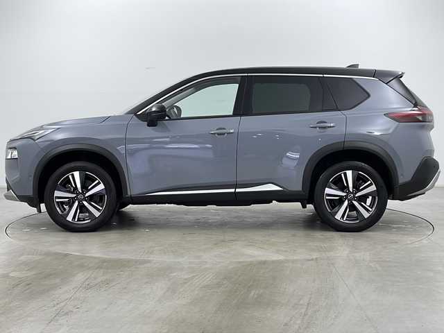 日産 エクストレイル G e－4ORCE 道央・札幌 2022(令4)年 0.9万km ステルスグレー/スーパーブラック ・4WD/・2トーンルーフ/・日産コネクト12.3型ナビゲーション/&フルセグ&BT&AppleCarplay&USB/・プロパイロット/・オートパーキング/・e-pedal/・SOSコール/・プロパイロットパーキング/・インテリジェントアラウンドビューモニター/・インテリジェントルームミラー/・360度セーフティアシスト/・ドライブモードセレクター/・アダバンスドヒルディセントコントロール/・ハンズフリーパワーバックドア/・合皮シート/・前席パワーシート/・全席シートヒーター/・運転席メモリーシート/・革巻きステアリング/・ステアリングヒーター/・クリアランスソナー/・純正ビルトインETC2.0/・ロールサンシェード【リアドア】/・全席USB電源ソケット/・AC100Vコンセント/・プッシュスタート/・スマートキー/・純正サイドシル　リアスポイラー/・純正19インチアルミホイール/・電格ウインカーミラー/・アダブティブLEDヘッドランプ/・オートライト/・オートハイビーム/・シーケンシャルターンランプ/・スペアキー