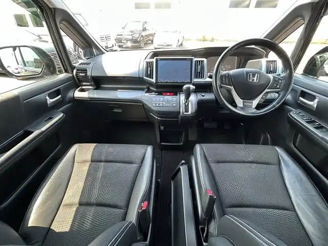 ホンダ ステップワゴン スパーダ Z クールスピリット 青森県 2013(平25)年 11.1万km プレミアムスパークルブラックパール ・４WD/・寒冷地仕様/・純正ワイドナビ/・CD/DVD/SD/USB/フルセグ/・バックカメラ/・ビルトインETC/・クルーズコントロール/・両側パワースライドドア/・社外17インチAW/・スペアキー/・取扱説明書