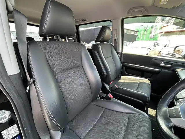 ホンダ ステップワゴン スパーダ Z クールスピリット 青森県 2013(平25)年 11.1万km プレミアムスパークルブラックパール ・４WD/・寒冷地仕様/・純正ワイドナビ/・CD/DVD/SD/USB/フルセグ/・バックカメラ/・ビルトインETC/・クルーズコントロール/・両側パワースライドドア/・社外17インチAW/・スペアキー/・取扱説明書