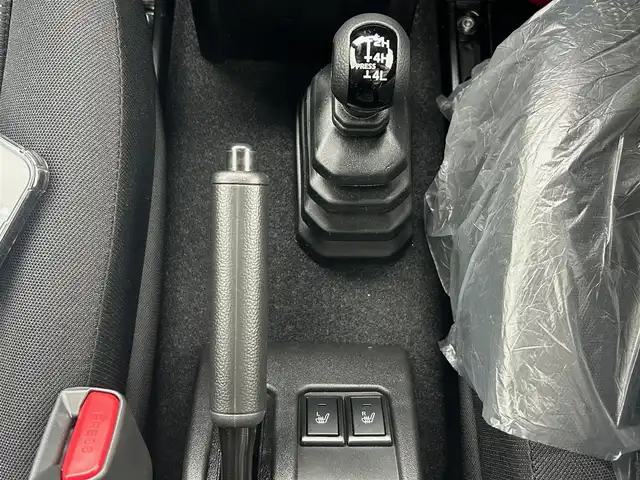スズキ ジムニー XL 宮城県 2025(令7)年 0.1万km未満 ミディアムグレー セーフティサポート/・デュアルセンサーブレーキサポート/・誤発進抑制機能/・車線逸脱警報機能/・ふらつき警報機能/・先行車発進お知らせ機能/・標識認識機能/・ハイビームアシスト/リアパーキングセンサー/シートヒーター/オートライト/フォグランプ/電動格納ミラー/純正16インチスチールホイール/W/サイド/カーテンエアバッグ