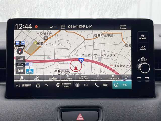 ホンダ ヴェゼル ハイブリッド e:HEV Z 三重県 2023(令5)年 1.6万km プラチナホワイトパール 禁煙車　/衝突軽減　/純正９型ナビ　/フルセグＴＶ　/バックカメラ　/レーダークルーズ　/レーンキープアシスト　/ステアリングヒーター　/シートヒーター　/パワーバックドア　/パドルシフト　/置くだけ充電　/USB充電/ブレーキホールド/ブラインドスポットモニター/フロントデアイサー
