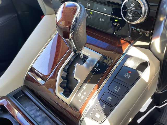 トヨタ アルファードハイブリット G 道東・釧路十勝 2015(平27)年 8.7万km ブラック １０型アルパインナビ　フリップダウンモニター　ＣＤ／ＤＶＤ再生　Ｂｌｕｅｔｏｏｔｈ　フルセグ　バッグカメラ　両側パワースライドドア　クルコン　ドラレコ　ＥＴＣ　純正１７インチＡＷ　ＬＥＤヘッドライト