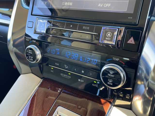 トヨタ アルファードハイブリット G 道東・釧路十勝 2015(平27)年 8.7万km ブラック １０型アルパインナビ　フリップダウンモニター　ＣＤ／ＤＶＤ再生　Ｂｌｕｅｔｏｏｔｈ　フルセグ　バッグカメラ　両側パワースライドドア　クルコン　ドラレコ　ＥＴＣ　純正１７インチＡＷ　ＬＥＤヘッドライト